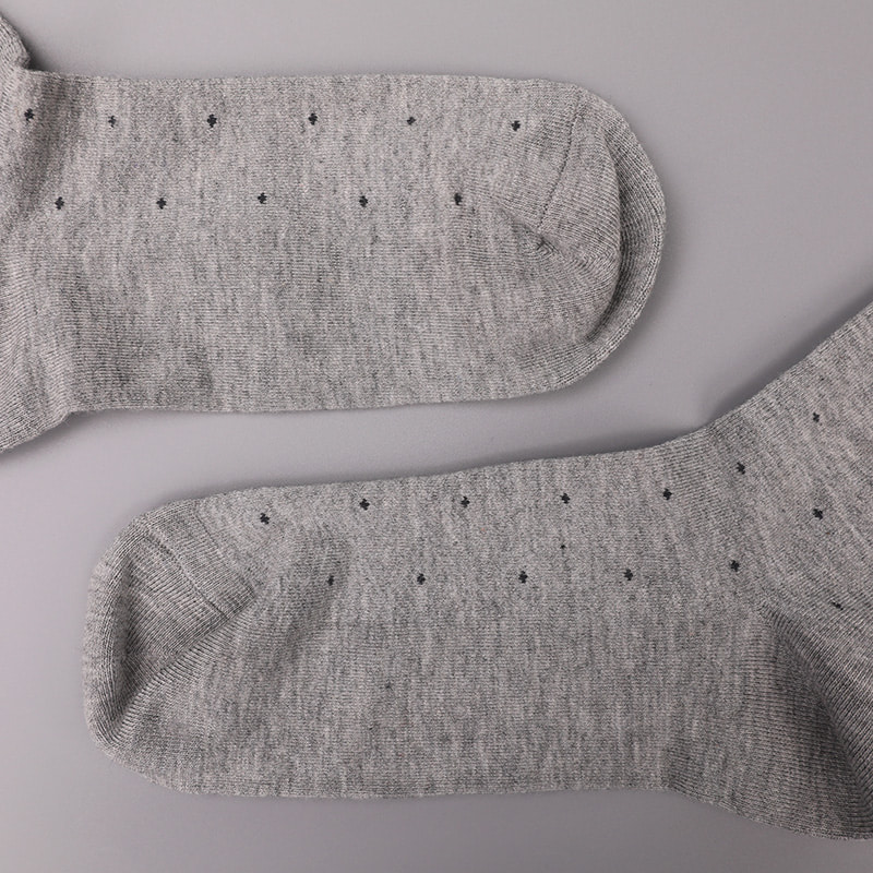 Měkký spřádaný hedvábný nylon obalený čpavkem, neviditelná malá tečka ve tvaru diamantu žakárové ručně šité zimní silné pánské ponožky WSD2851